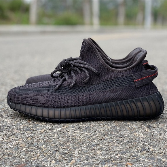 Yeezy 350 v2 - Picture 1 of 6